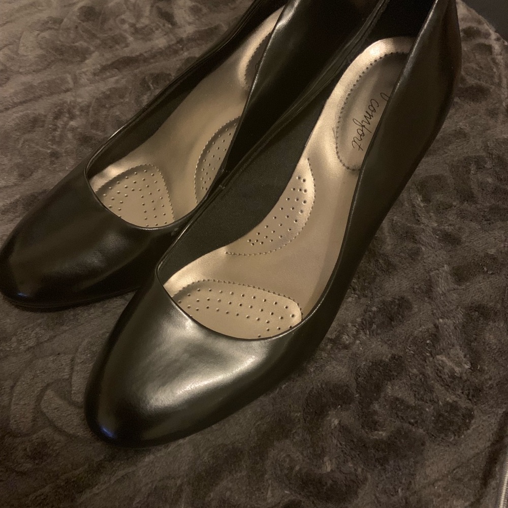 Women’s dress shoes